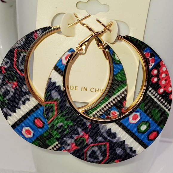 Ethnic geometric round wood earrings, vintage gold color zinc alloy drop earring - Picture 6 of 7